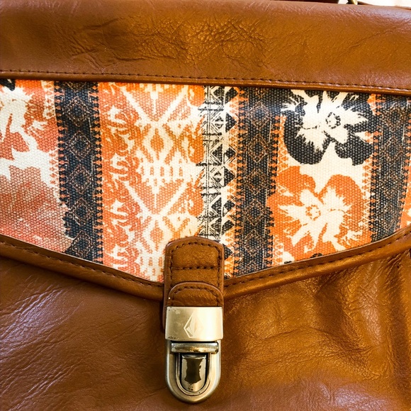 Volcom Purse - Picture 2 of 4